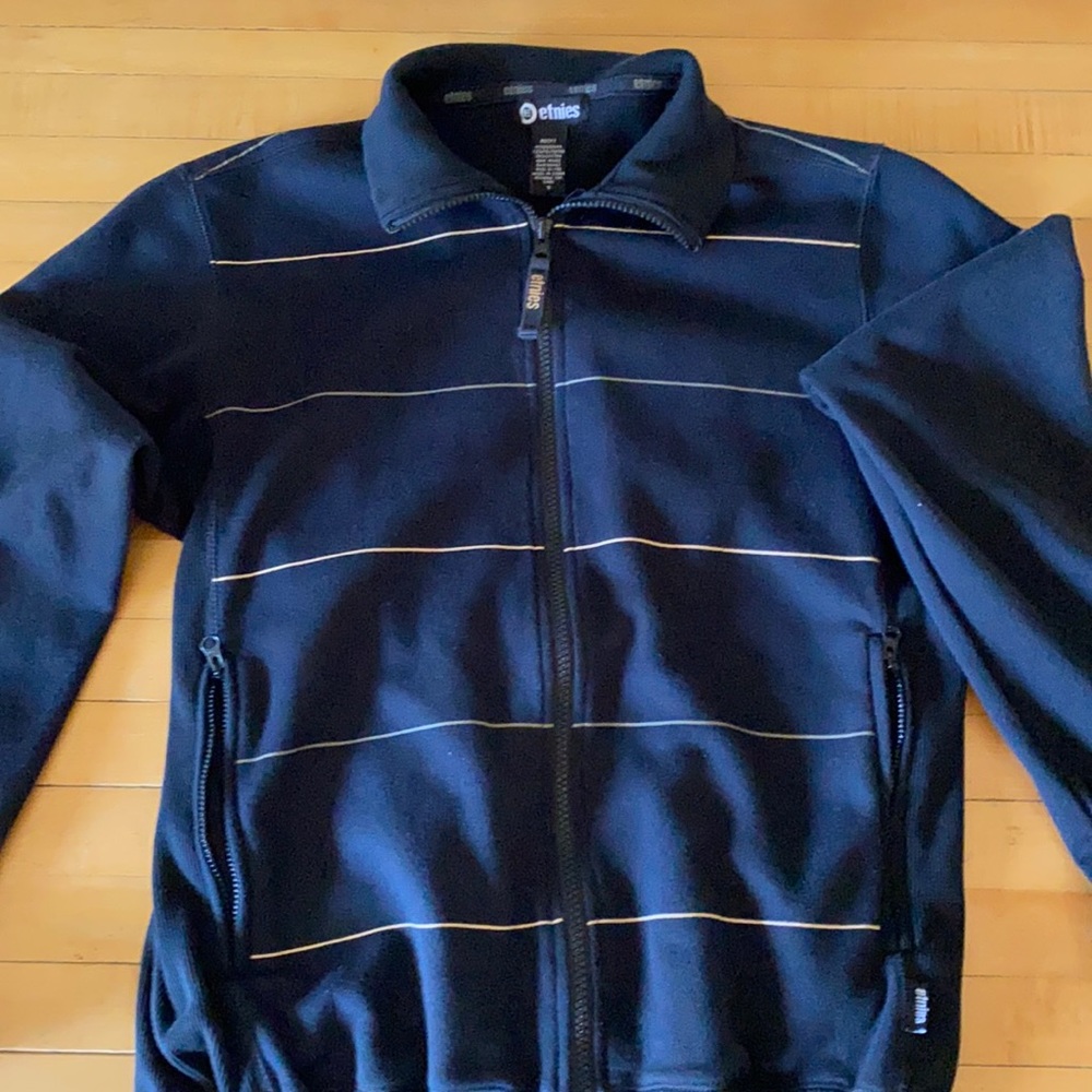 Etnies zip up sweatshirt
